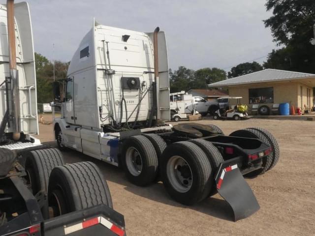 Image of Volvo VNL equipment image 3