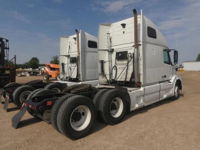 Image of Volvo VNL equipment image 2
