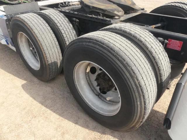 Image of Volvo VNL equipment image 4
