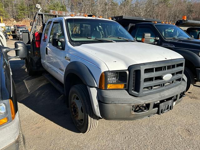 Image of Ford F-450 equipment image 1