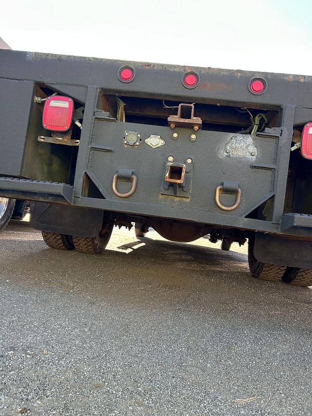 Image of Ford F-450 equipment image 3