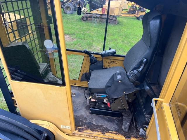 Image of Caterpillar 559C equipment image 1