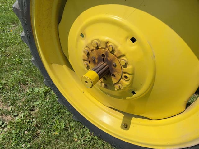 Image of John Deere B equipment image 2