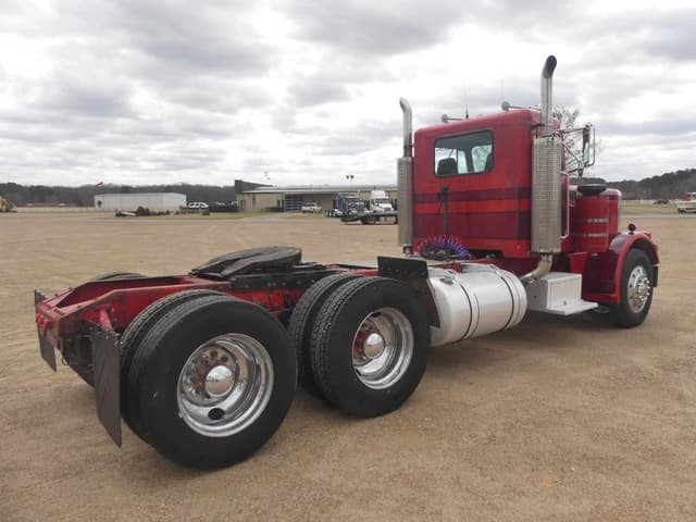 Image of Peterbilt 359 equipment image 2