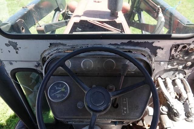 Image of International Harvester 574 equipment image 4