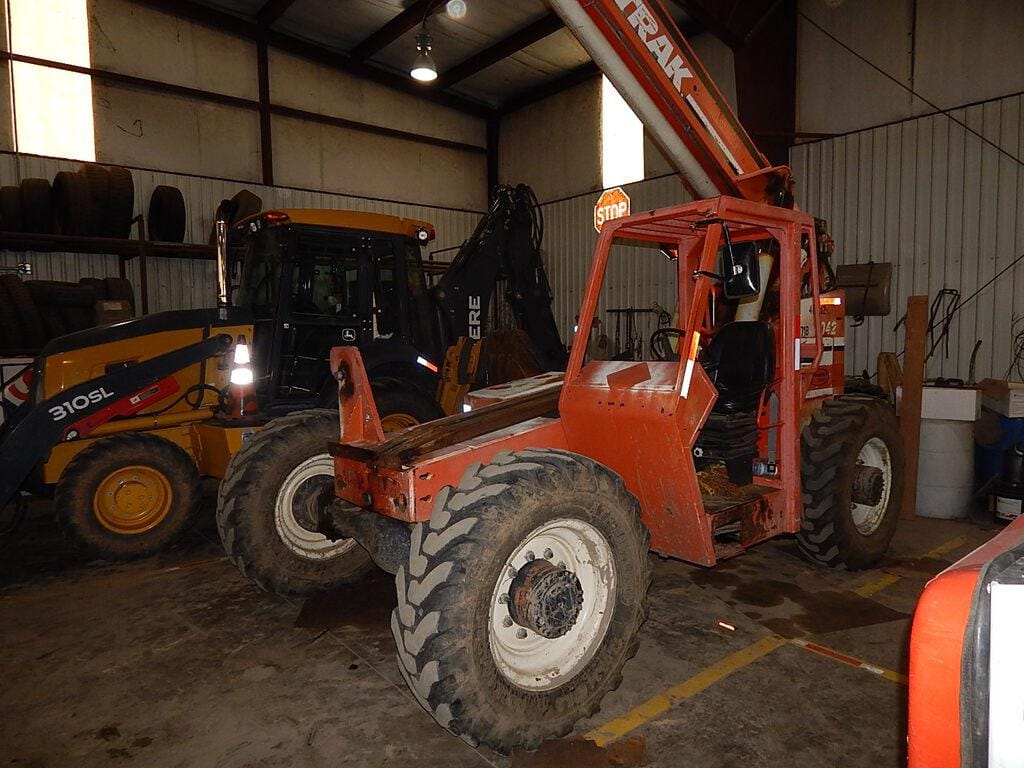 Main image Skytrak 8042