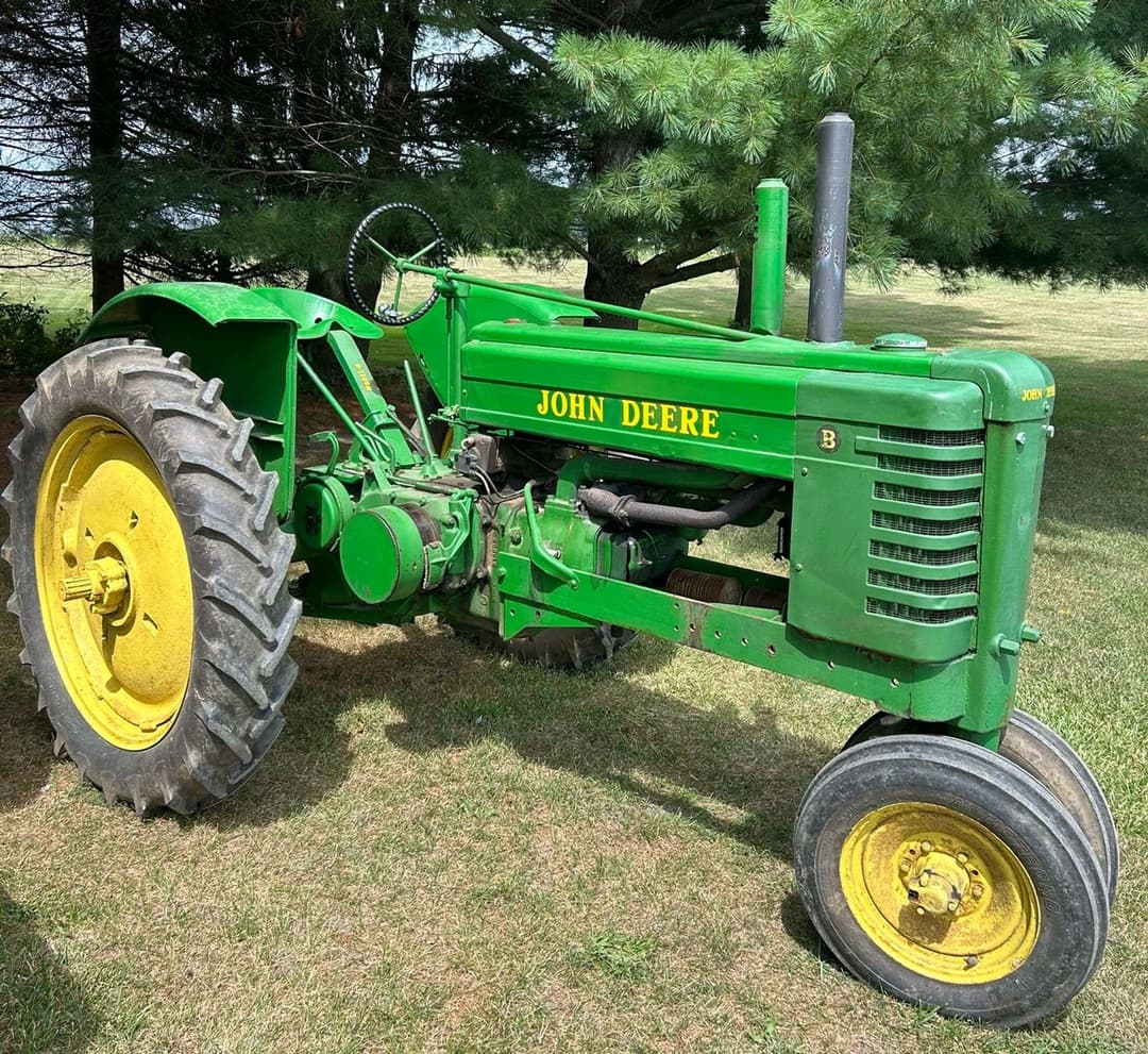 Image of John Deere B Image 0