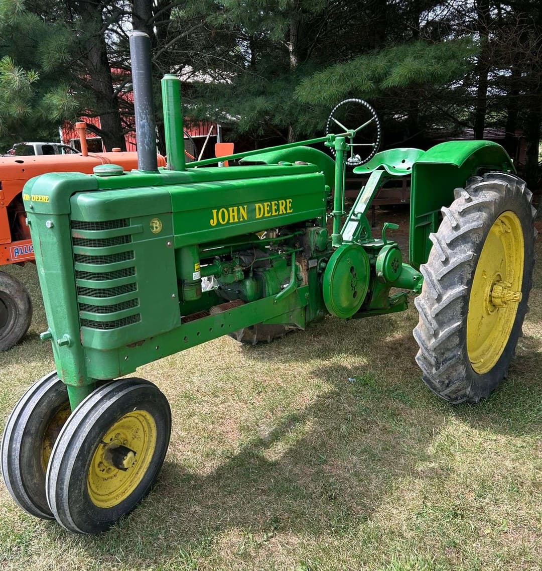Image of John Deere B Image 1