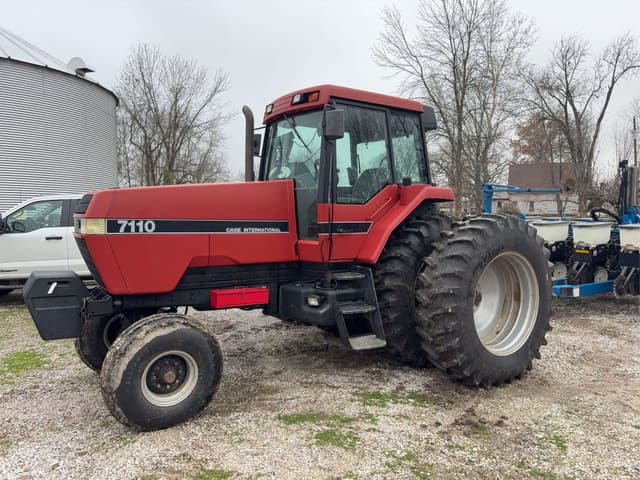 Image of Case IH 7110 equipment image 2