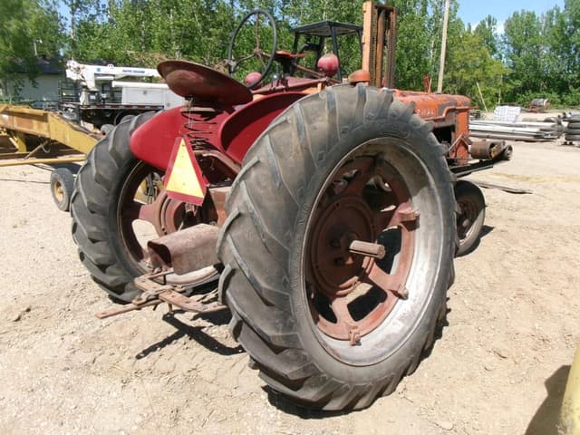 Image of Farmall H equipment image 4