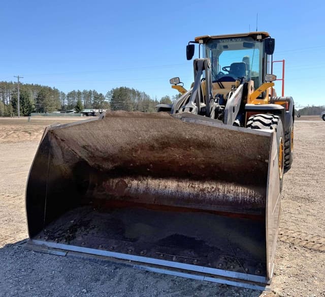 Image of Volvo L110H equipment image 2