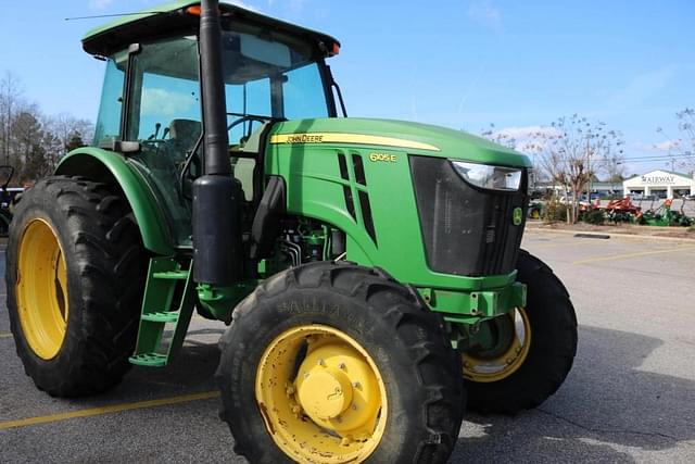 Image of John Deere 6105E equipment image 4