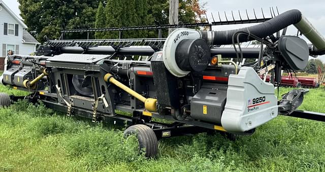 Image of AGCO Gleaner 9250 equipment image 3