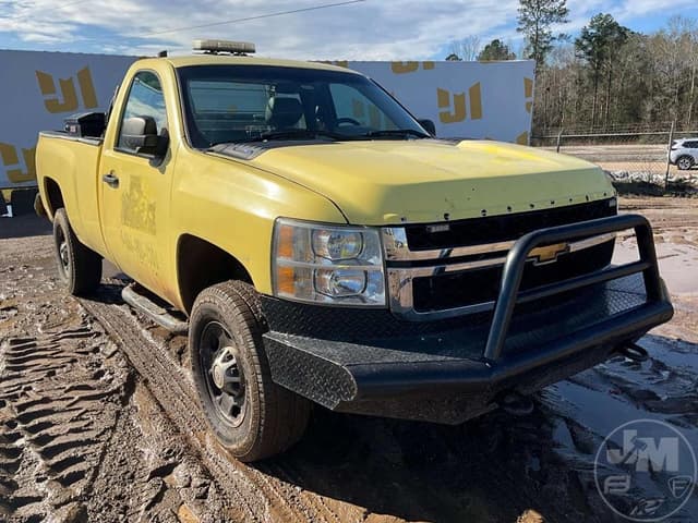 Image of Chevrolet Silverado equipment image 2