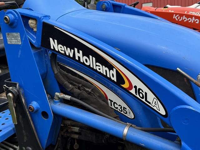 Image of New Holland TC35A equipment image 2