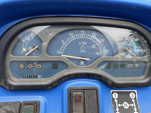 Image of New Holland TC35A equipment image 4