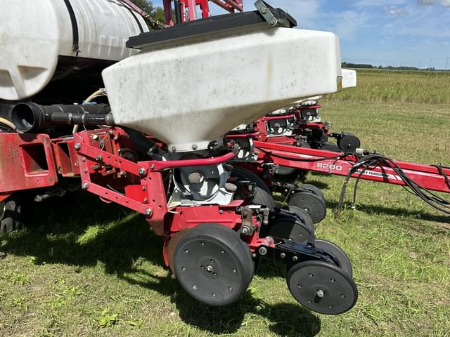 Image of Massey Ferguson 8200 equipment image 4