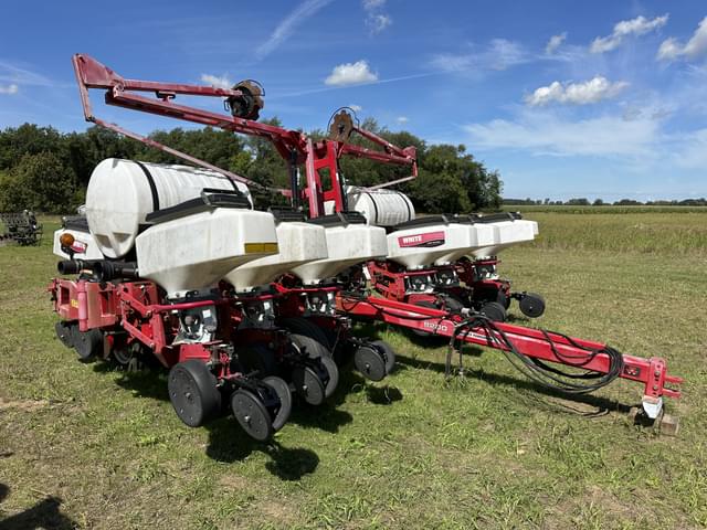 Image of Massey Ferguson 8200 equipment image 2