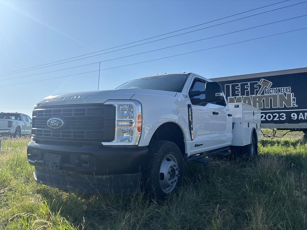 Image of Ford F-350 Primary image