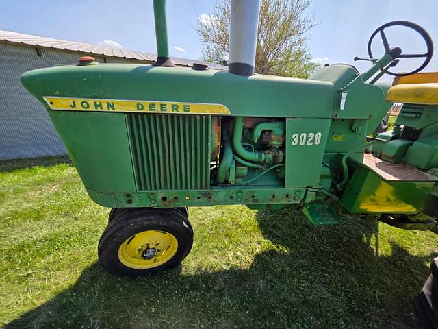 Image of John Deere 3020 equipment image 1