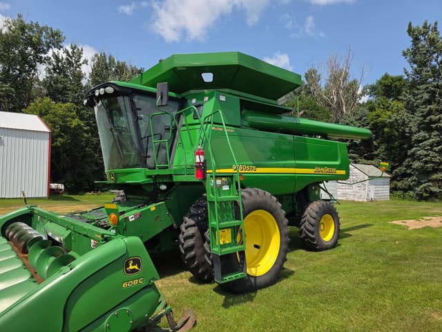 Image of John Deere 9760 STS equipment image 3