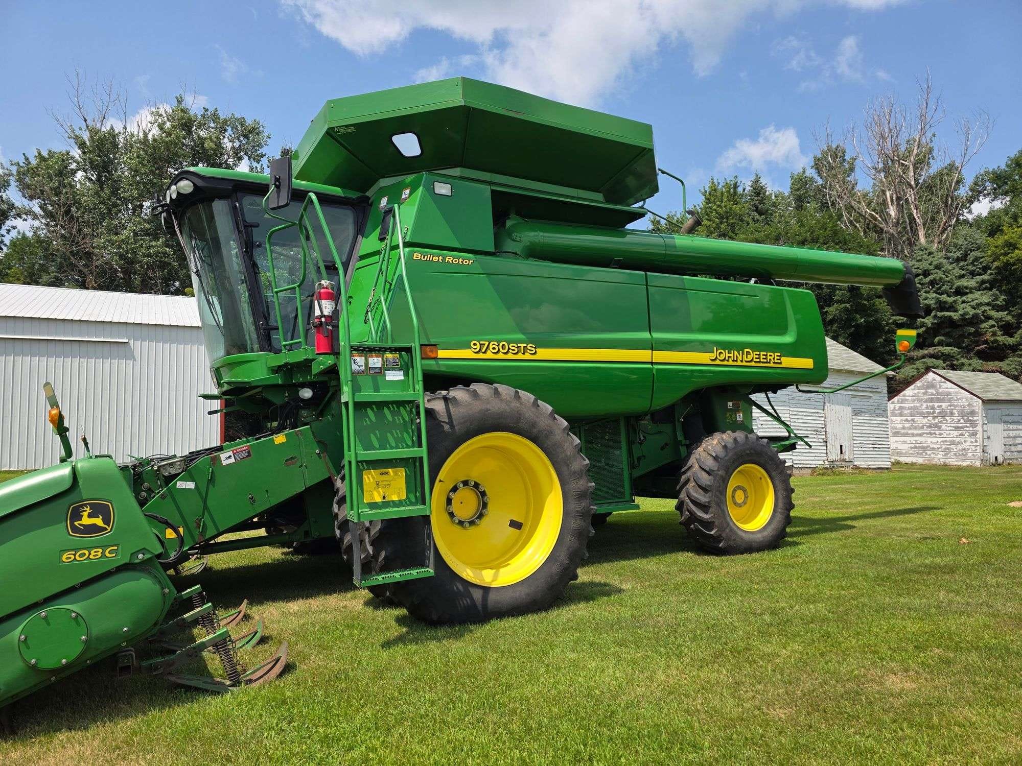 2007 John Deere 9760 STS Equipment Image0