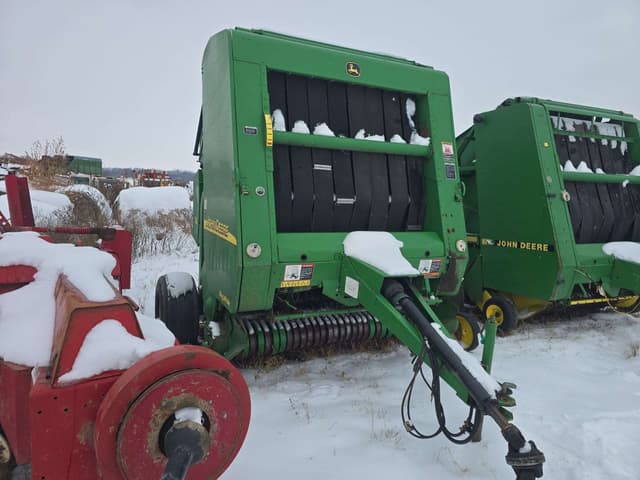 Image of John Deere 567 equipment image 4