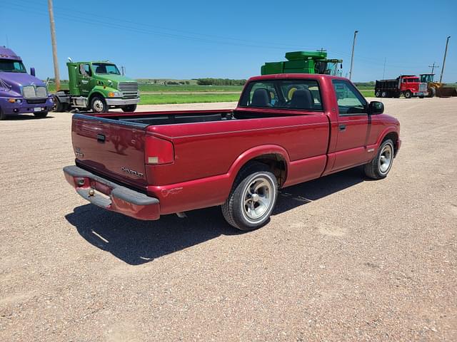 Image of Chevrolet S10 equipment image 2