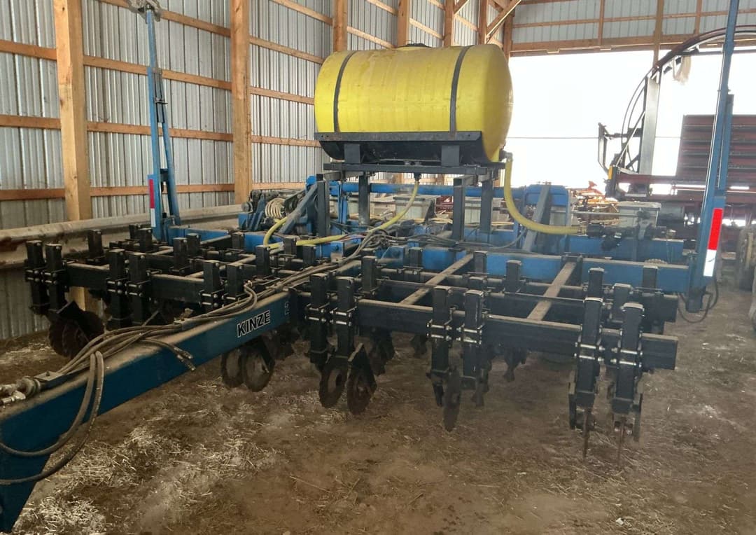 Image of Kinze 2000 Primary image