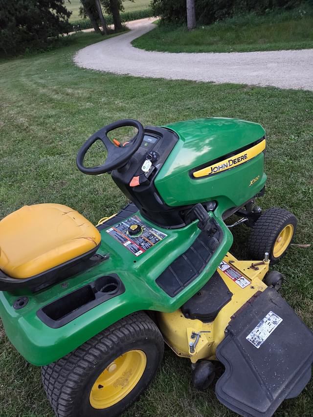 Image of John Deere X320 equipment image 1