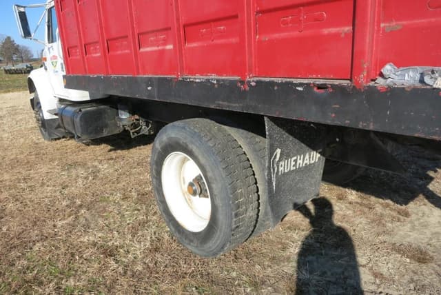 Image of International 4700 equipment image 4