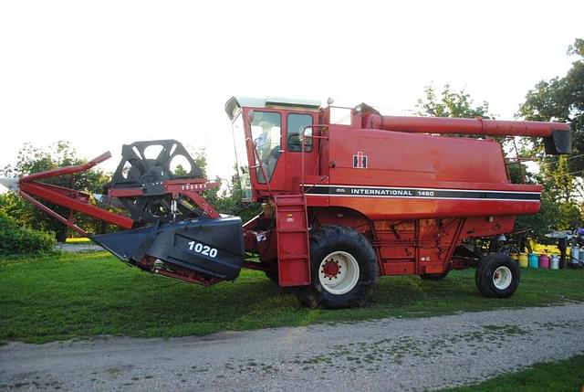 Image of International Harvester 1460 equipment image 2