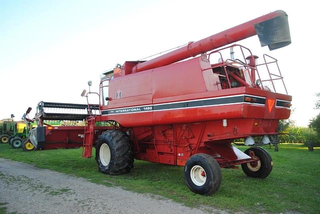 Image of International Harvester 1460 equipment image 4