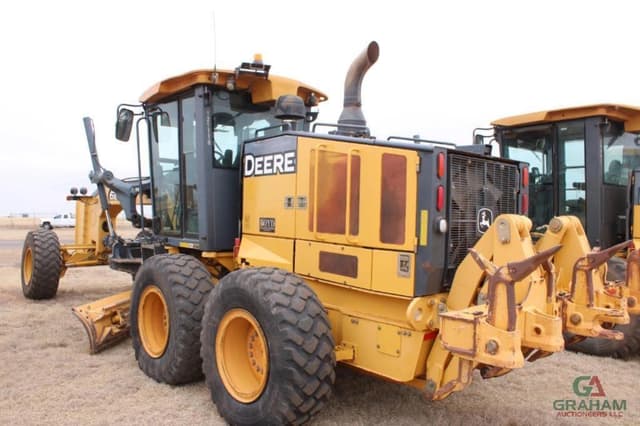 Image of John Deere 672G equipment image 3