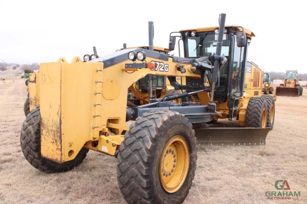Image of John Deere 672G Primary image