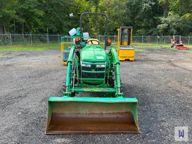 Image of John Deere 3033R equipment image 2