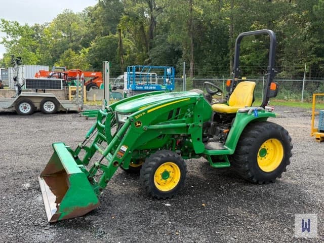 Image of John Deere 3033R equipment image 1