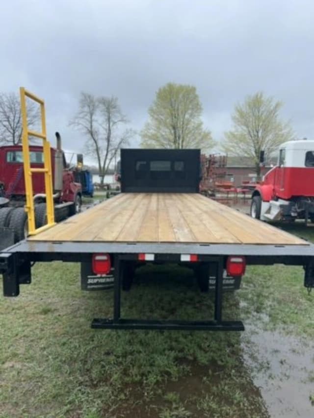 Image of Freightliner M2 equipment image 4