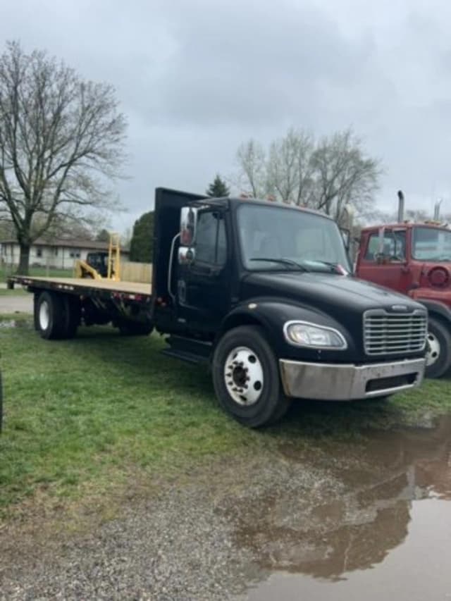 Image of Freightliner M2 equipment image 1