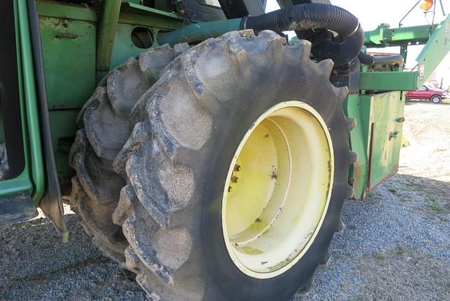 Image of John Deere 9976 equipment image 4