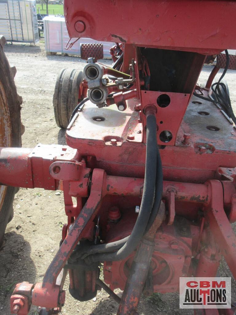 Main image International Harvester 560 17