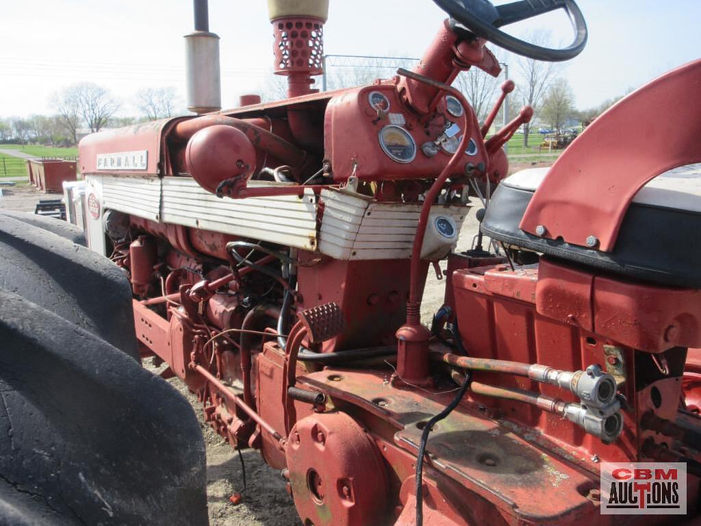 Main image International Harvester 560 19