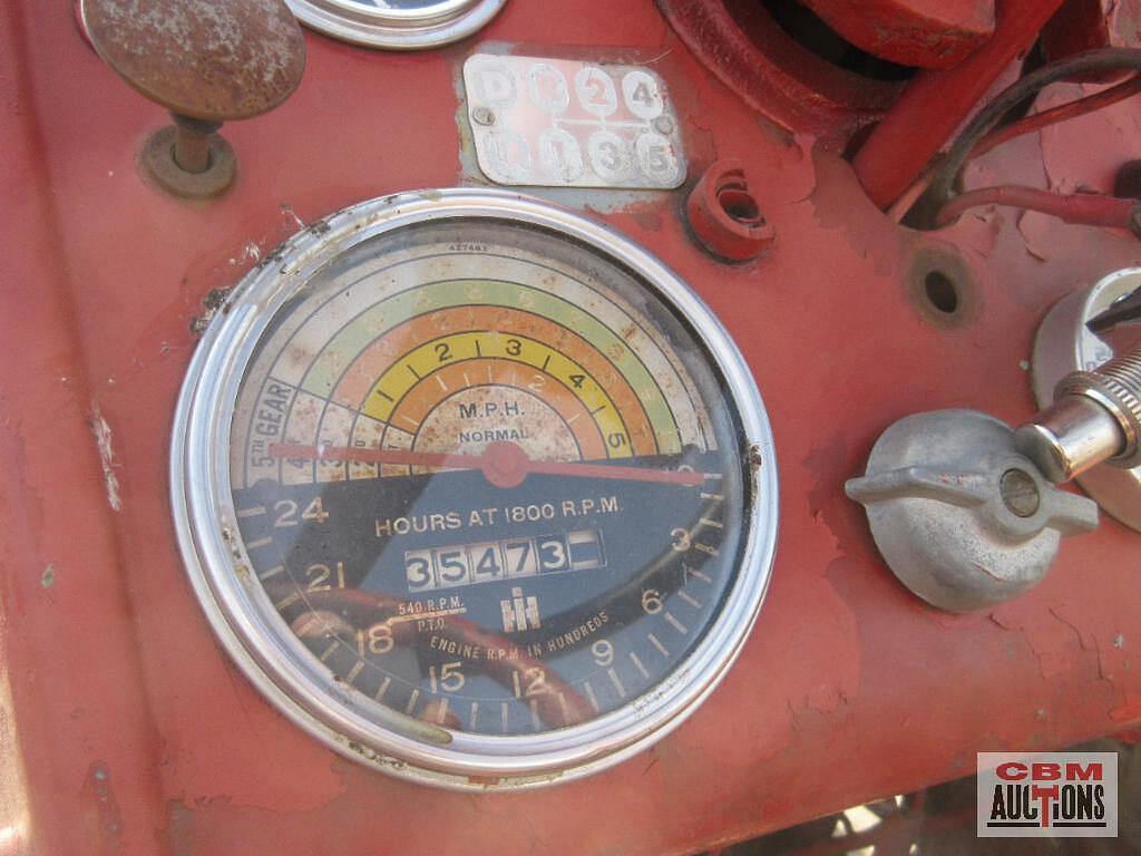 Main image International Harvester 560 26