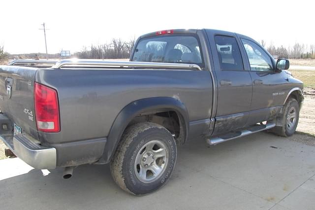 Image of Dodge Ram 1500 equipment image 4