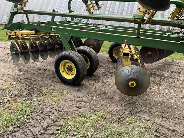 Image of John Deere 230 equipment image 4