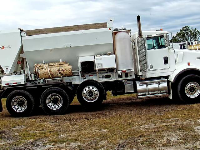 Image of Kenworth T800 equipment image 3