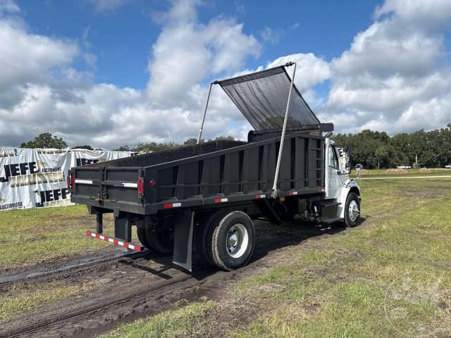 Image of Freightliner M2 equipment image 4