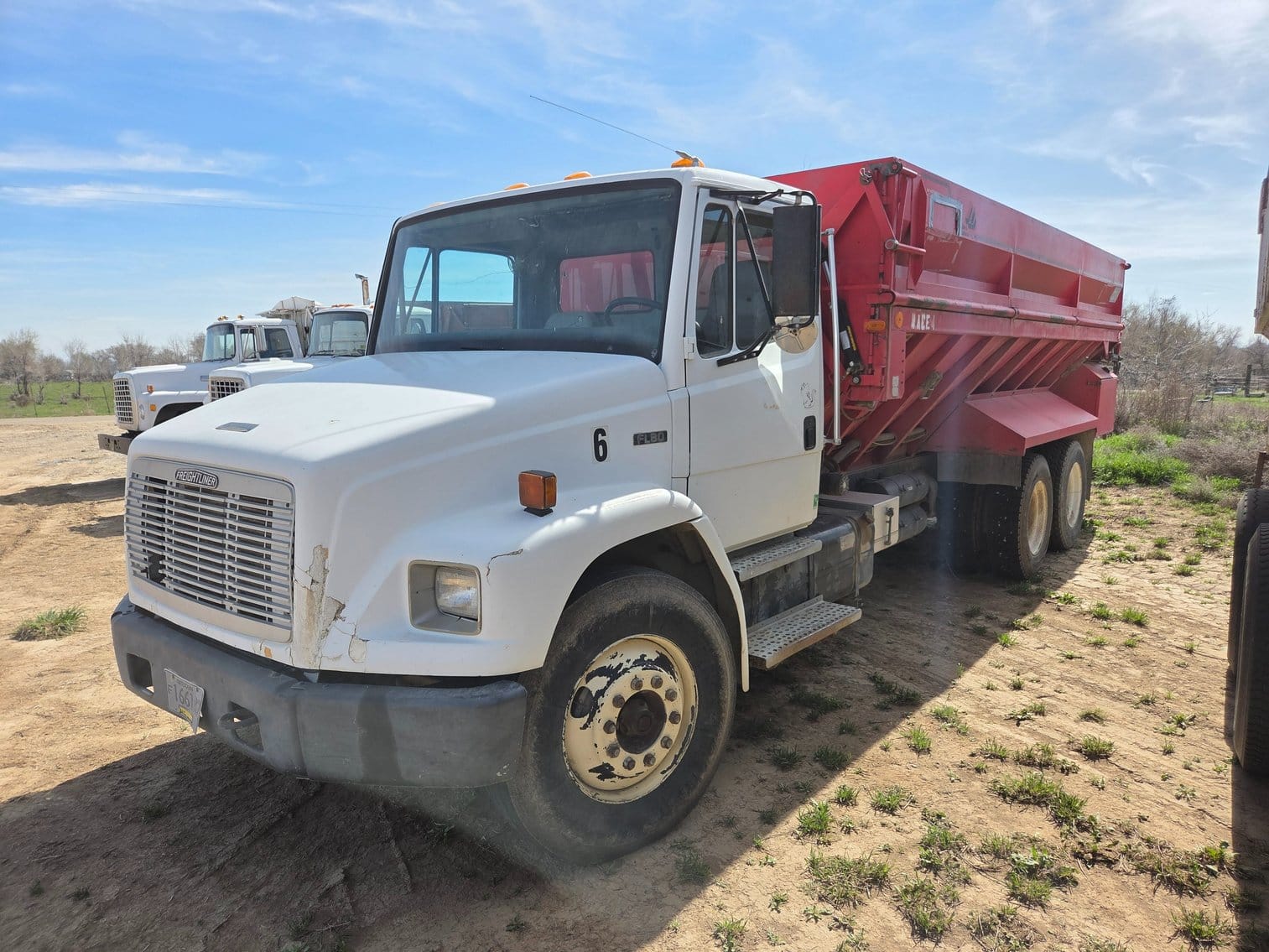 1994 Freightliner FL80 Equipment Image0
