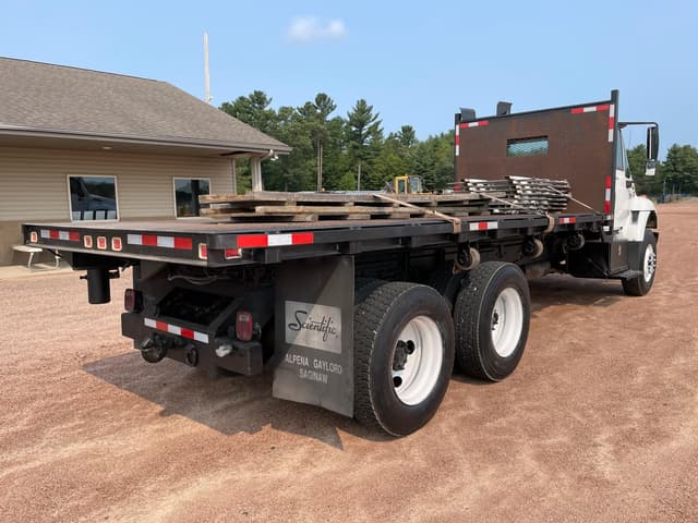 Image of International 7400 equipment image 3