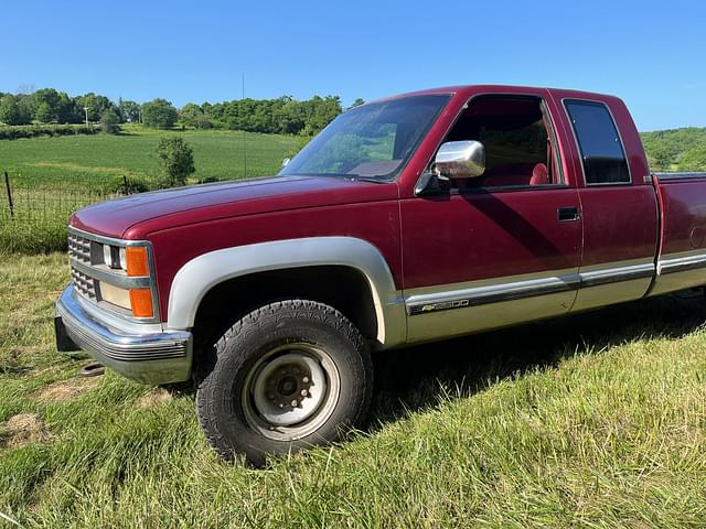 Image of Chevrolet 2500 equipment image 2